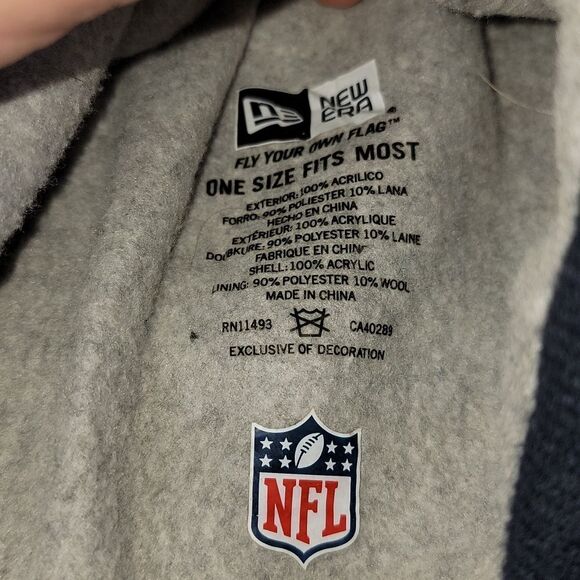 Houston Texans New Era Navy Repeat Cuffed Knit Hat with Pom - Picture 9 of 9